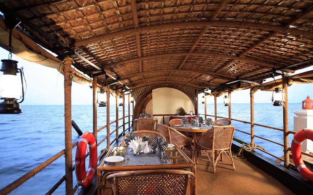 Cocobay Resort Kumarakom Étterem fotó